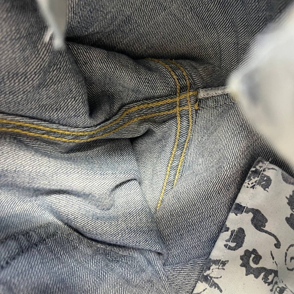 Vigoss Women's Denim Shorts Size 13/14 Embroidered Button Flap Pockets - Picture 12 of 13